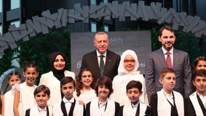 Başkan Erdoğan, torunu Mahinur'un mezuniyet törenine katıldı