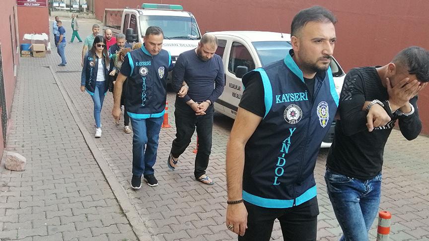 5 kişinin 2 milyon liralık 'evlilik' oyununu Kayseri polisi bozdu  