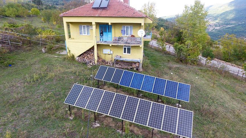 'Kezban Teyze' köyüne güneş enerji santrali kurdu  