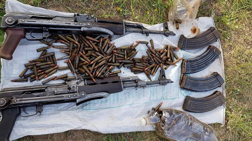 PKK'lı teröristlerin toprağa gömdüğü silahlar bulundu