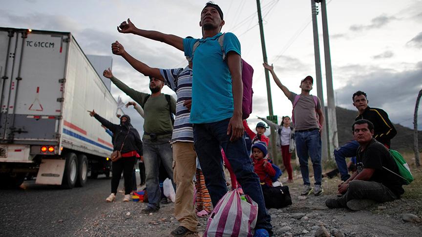 Honduras'tan 700 kişilik yeni göçmen grubu yola çıktı 