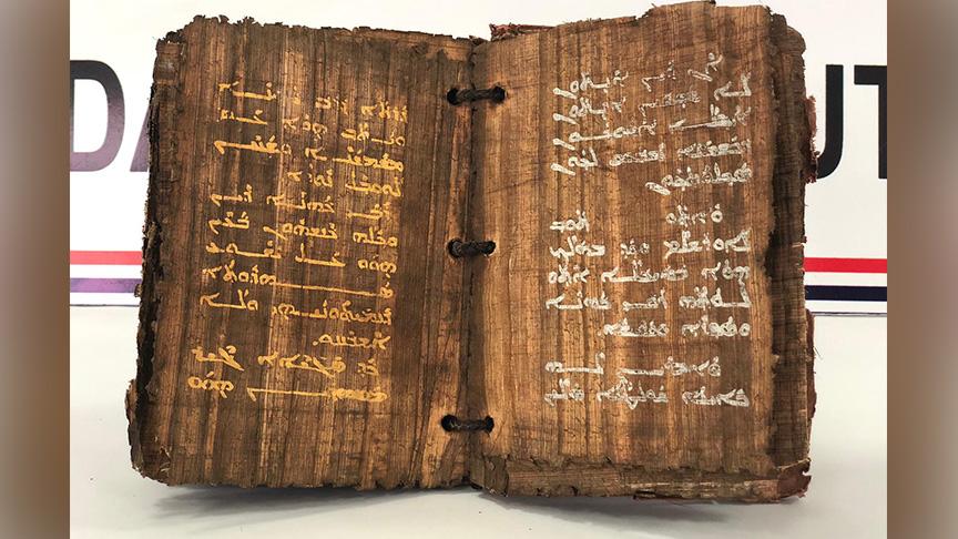 Diyarbakır'da 1300 yıllık  altın yazmalı kitap ele geçirildi