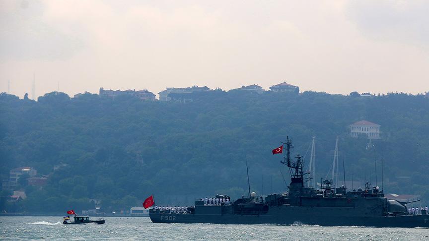 Deniz Kurdu Tatbikatına katılan gemilerden Barbaros Hayrettin Paşa'ya selam 