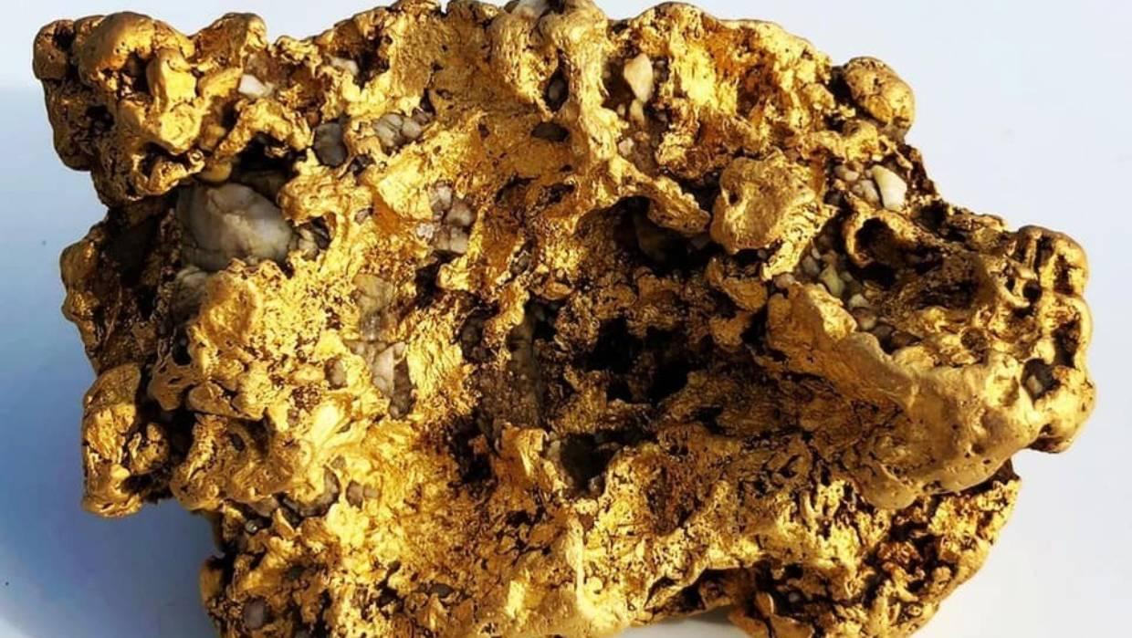 самородное золото излом. самородки пятница. самородки пятница. золотые самородки колымы. мелкое самородное золото.