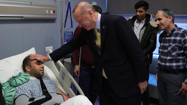 Recep Tayyip Erdoğan Koç Üniversitesi Hastanesi'ne gitti. ile ilgili görsel sonucu