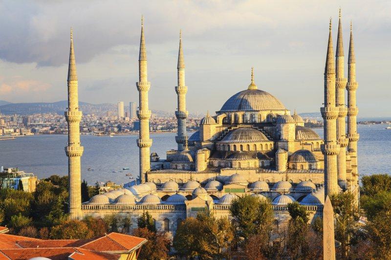 İstanbul'un tarihi camileri boş kaldı