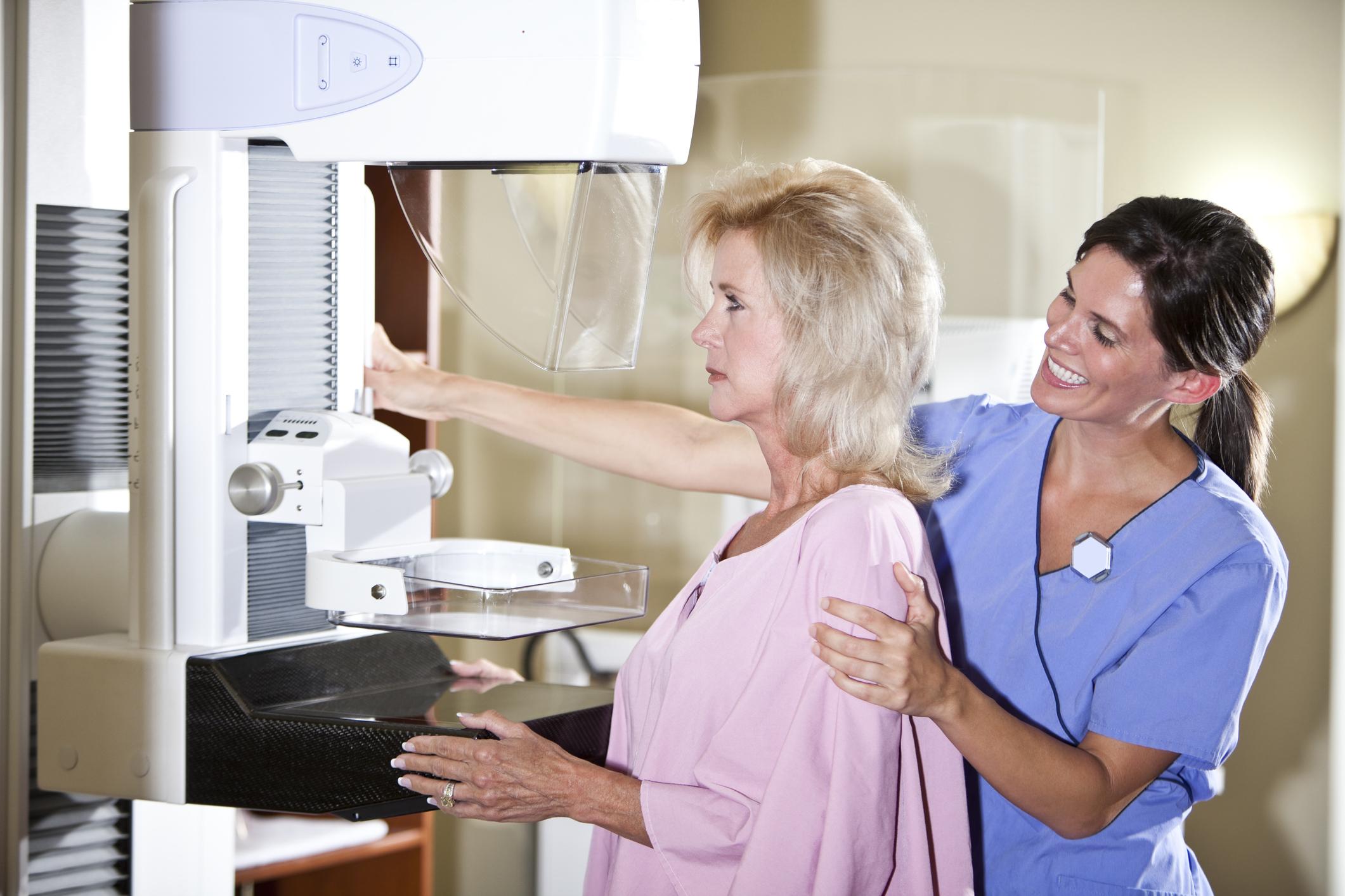 Как сделать маммографию в поликлинике. Мамаогра. Аппарат для маммографии. Маммография фото.