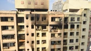Hindistan'da 20 katlı binada çıkan yangında 7 kişi öldü