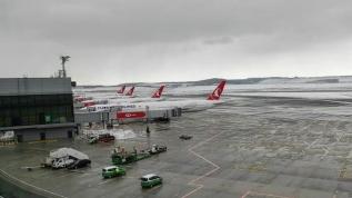 İstanbul'da hava ulaşımına "kar" engeli: 46 uçuş iptal