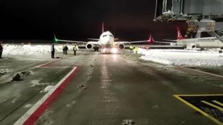 İstanbul Havalimanı'nda uçakların kalkışları başladı