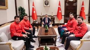 Cumhurbaşkanı Yardımcısı Oktay, Rıza Kayaalp ve Taha Akgül'ü kabul etti