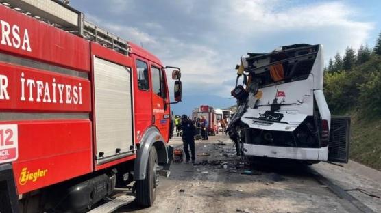 Bursa'da tırla otobüs çarpıştı: 1 ölü, 6 yaralı