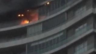 Başakşehir'de sitede çıkan yangında 10 kişi dumandan etkilendi