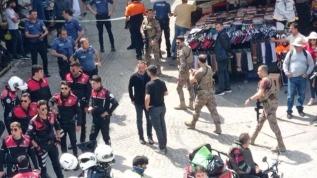 Beyazıt'ta polisle şüpheli şahıslar arasında silahlı çatışma