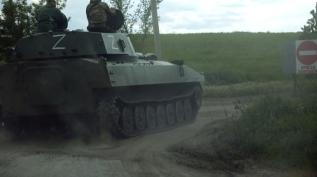 Rus ordusuna ait zırhlı birliklerinin ilerleyişi sürüyor!