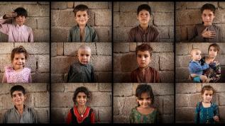 Savaş mağduru Afgan mülteci çocuklar