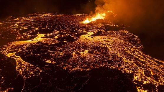 İzlanda'da volkanik patlama