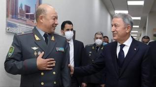 Bakan Akar, Özbekistan Savunma Bakanı Kurbanov ile bir telefon görüşmesi gerçekleştirdi