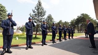Milli Savunma Bakanı Akar'dan, 9. Ana Jet Üs Komutanlığına ziyaret