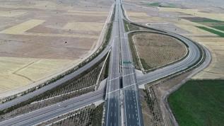 Ankara-Niğde Otoyolu Kırşehir bağlantı yolunun tamamı trafiğe açıldı