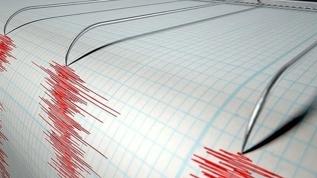 Endonezya'nın Kuzey Sulawesi eyaleti 5,7 büyüklüğünde depremle sarsıldı