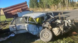 Muş'ta traktör ile otomobil kafa kafaya çarpıştı: 5 yaralı