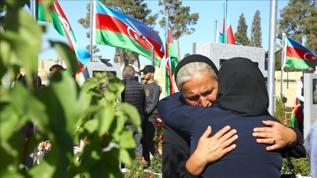 Azerbaycan'da 2. Karabağ Savaşı'nın yıl dönümünde şehitler anıldı