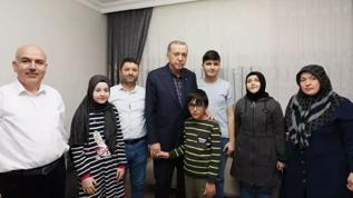 Başkan Erdoğan, bir ailenin evine konuk oldu
