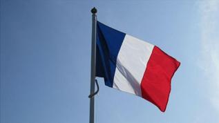 Fransa'da hükümet 6. kez bir yasa tasarısının oylanmadan geçmesi için yetki kullandı