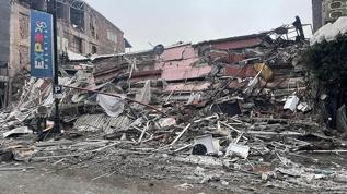 Ünlü isimler depremin ardından tek yürek oldu