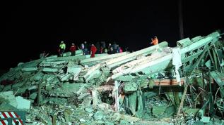 Almanya depremzedeler için 80 ton yardım malzemesi gönderecek