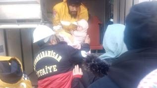 Gaziantep'te enkaz altında kalan anne ve bebeği 33 saat sonra kurtarıldı