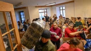 Rusya'daki Türk ve Rus vatandaşlar, depremzedelere yardım için seferber oldu