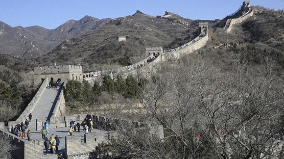Çin, yabancılara turist ve seyahat vizesi işlemlerini yeniden başlatıyor
