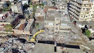 Hatay'ın Hassa ilçesinde 191 binanın enkazı kaldırıldı
