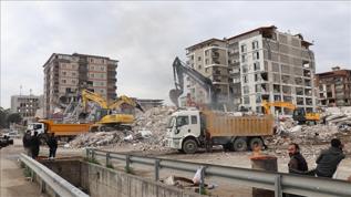 Hatay'da bina yıkım ve enkaz kaldırma çalışmaları 30 mahallede sürecek