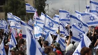 İsrail'de Netanyahu'nun ertelediği "yargı reformu"nun akıbeti tartışılıyor