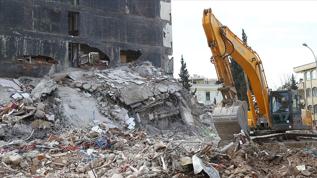 Kahramanmaraş'ta bina yıkım ve enkaz kaldırma çalışmaları 17 mahallede devam edecek