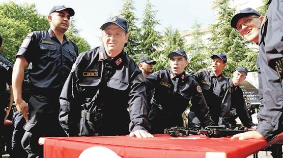 Bir günlüğüne asker oldular