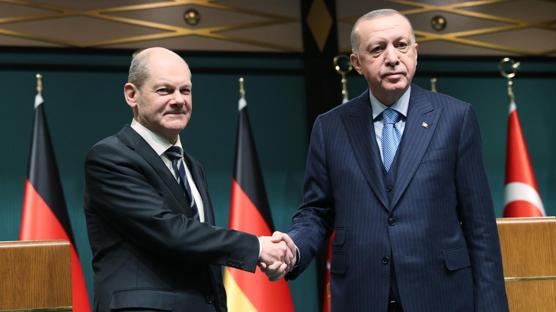 Almanya Başbakanı, Başkan Erdoğan'ı Berlin'e davet etti