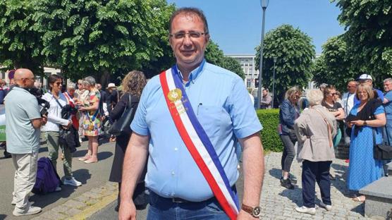 Fransız Belediye Başkanı, otizmli oğluna yönelik eğitim engeline karşı açlık grevine girdi