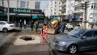 Ankara'da sağanak nedeniyle yol çöktü