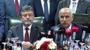 Tarım ve Orman Bakanı Yumaklı, görevi Kirişci'den devraldı