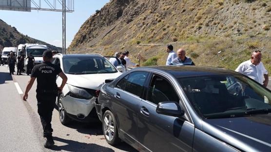 CHP Genel Başkanı Kılıçdaroğlu'nun konvoyunda kaza: 2 yaralı