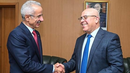 Bakan Uraloğlu, Cezayir Ulaştırma Bakanı Şarfa ile ikili ilişkileri görüştü