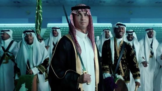 Ronaldo, Suudi Arabistan Milli Günü için Arap kıyafetleri giydi