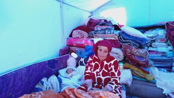 Fas'ta depreme hamile yakalanan kadın, 4 gün sonra bebeğini kucağına aldı