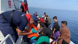 Yunanistan geri ittiği 105 düzensiz göçmen kurtarıldı