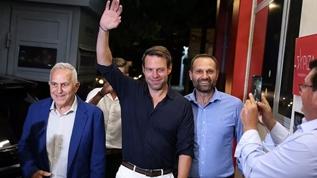 Yunanistan'ın yeni muhalefet lideri partiyi karıştırdı