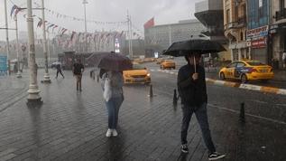 İstanbul'un birçok ilçesinde sağanak etkisini sürdürüyor